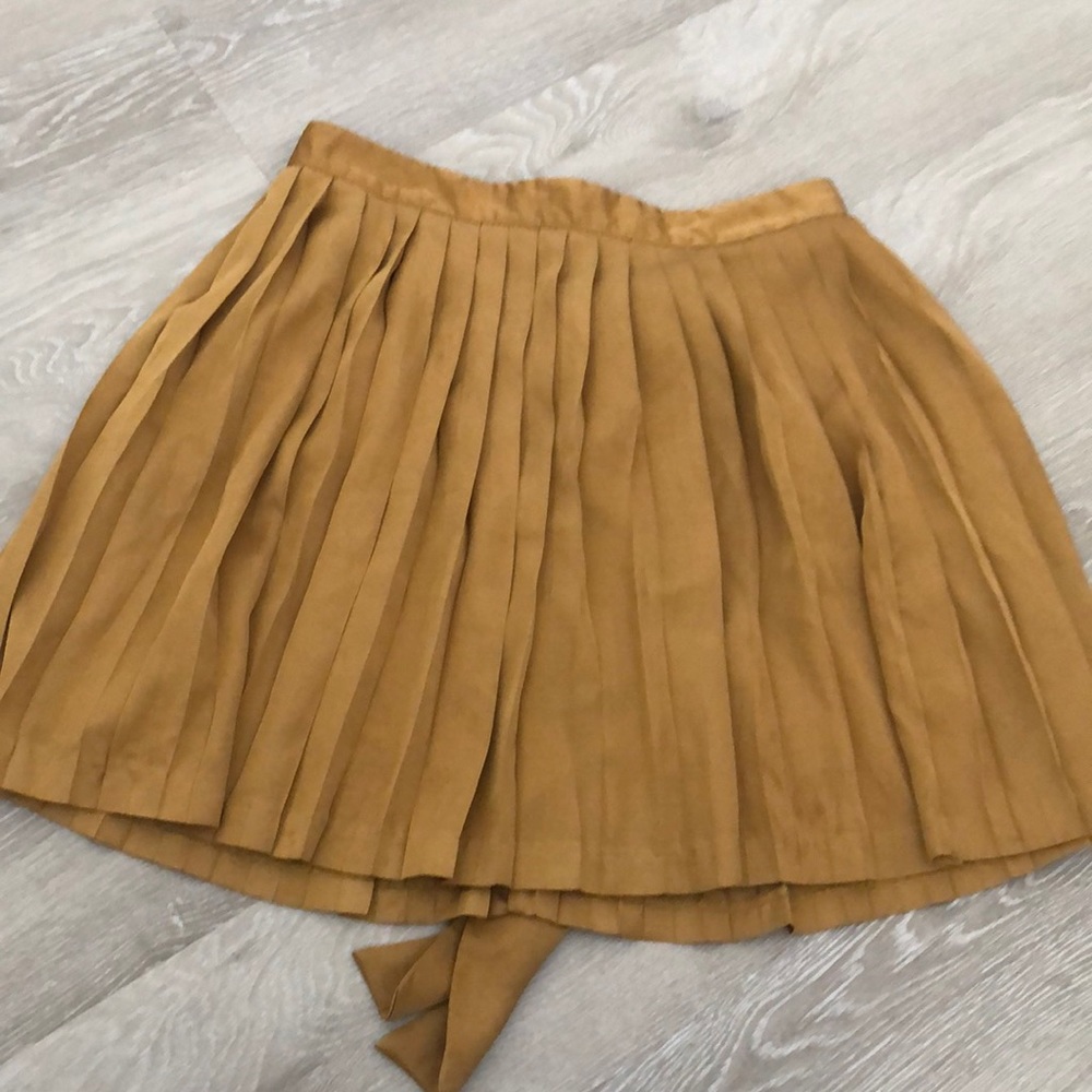 Gap Pleated Skirt